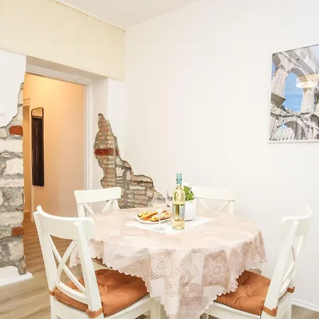 Forum Oasis Διαμέρισμα Πούλα