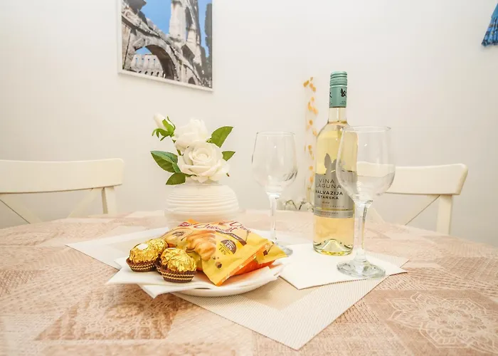 Forum Oasis Апартаменты Пула