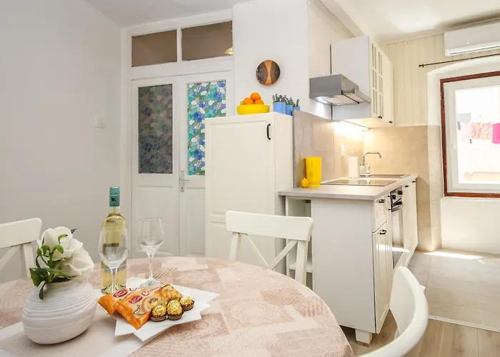 Forum Oasis Apartman Póla